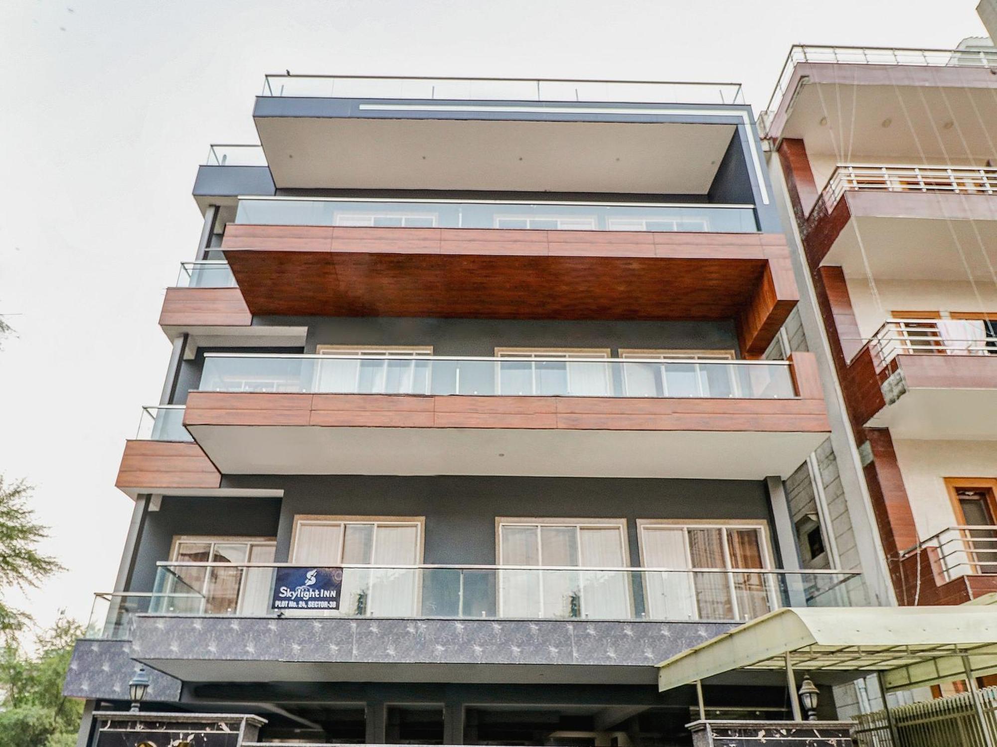 Townhouse Skylight Near Medanta Hospital Gurgaon Exterior foto