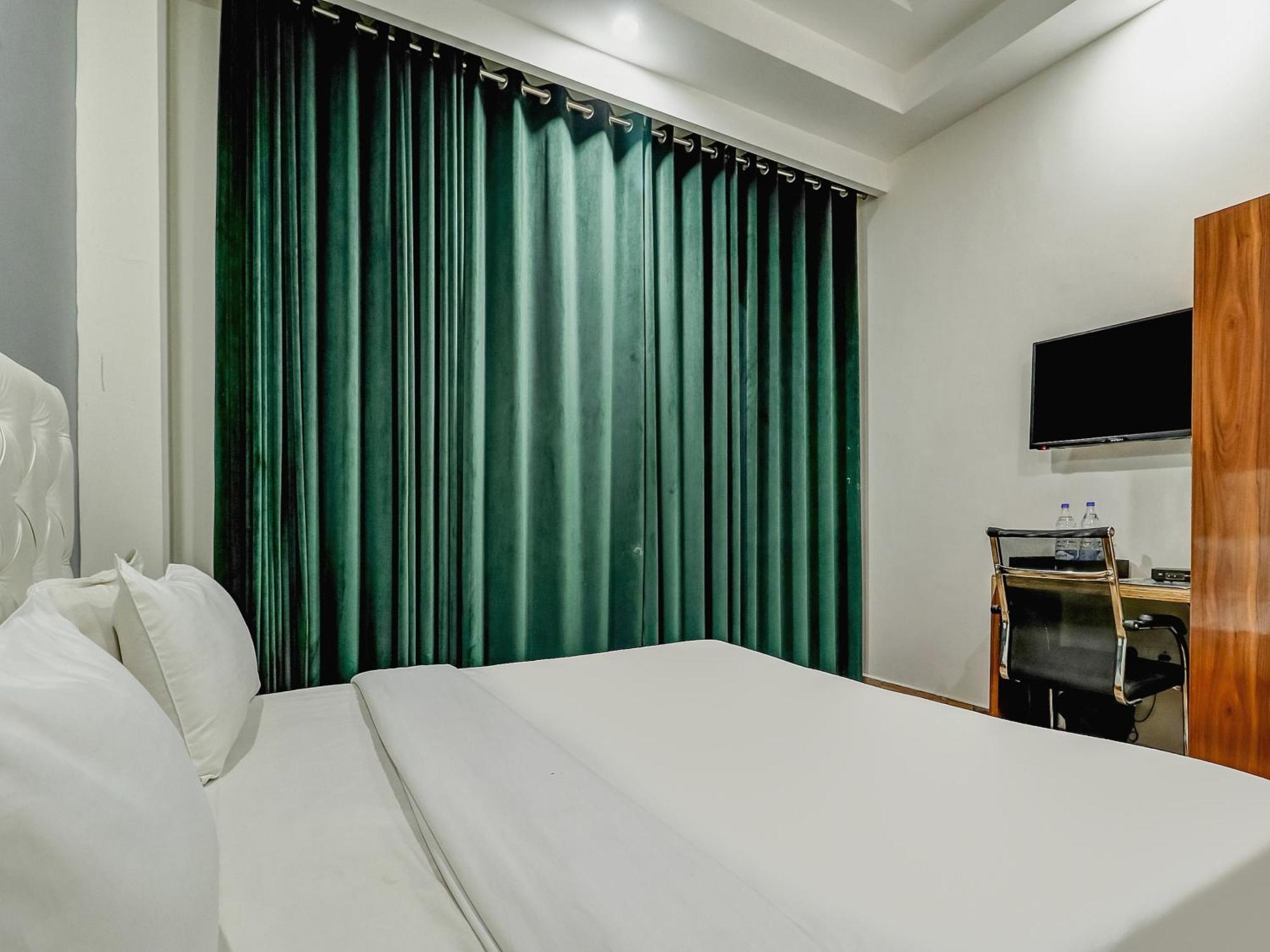 Townhouse Skylight Near Medanta Hospital Gurgaon Exterior foto