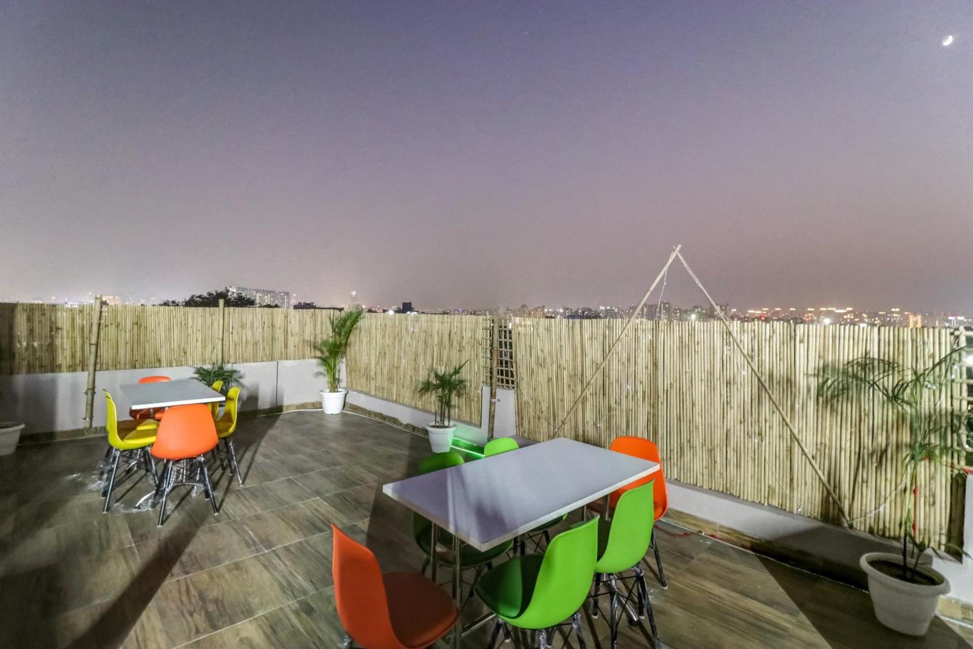 Townhouse Skylight Near Medanta Hospital Gurgaon Exterior foto