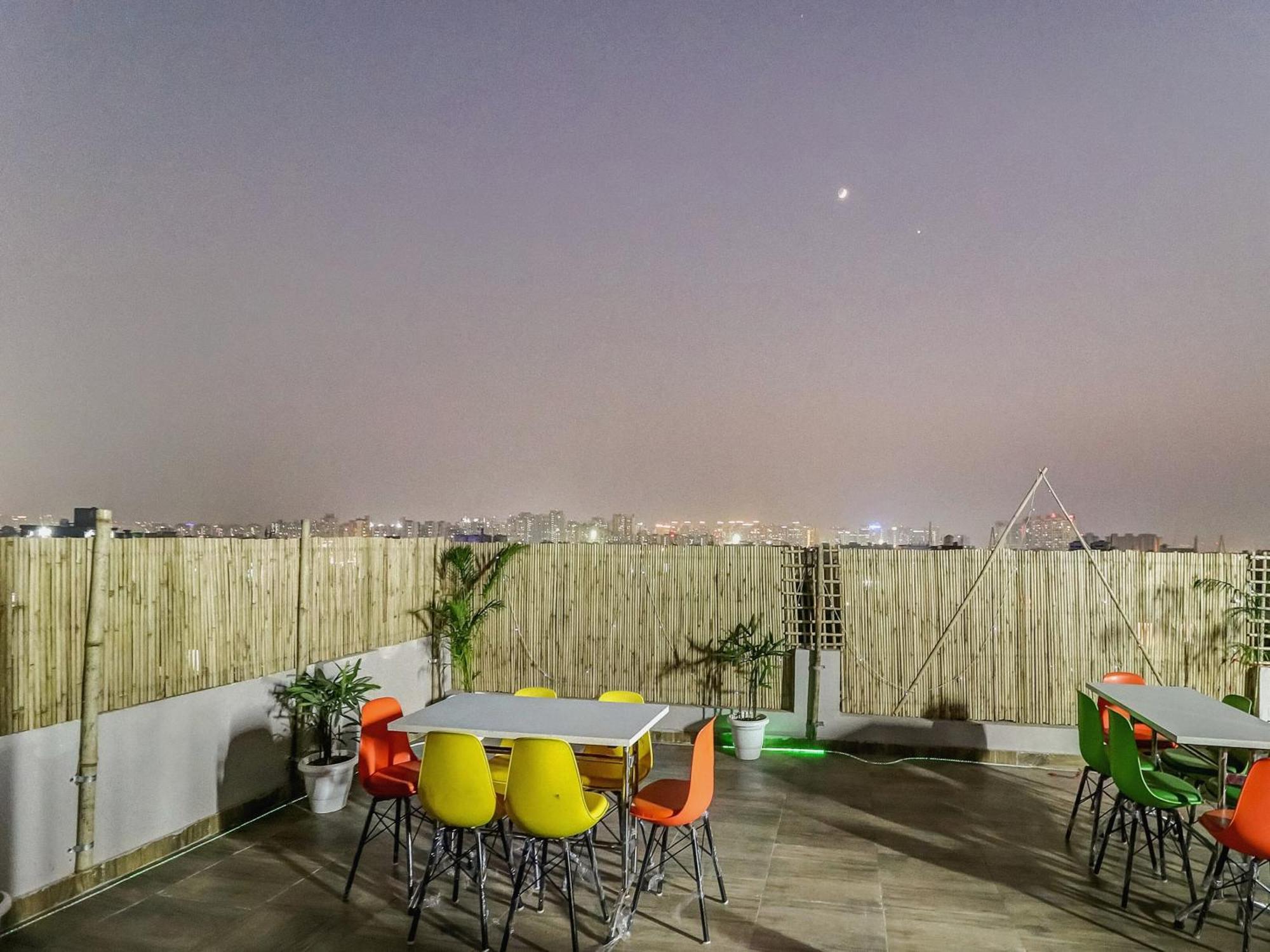 Townhouse Skylight Near Medanta Hospital Gurgaon Exterior foto