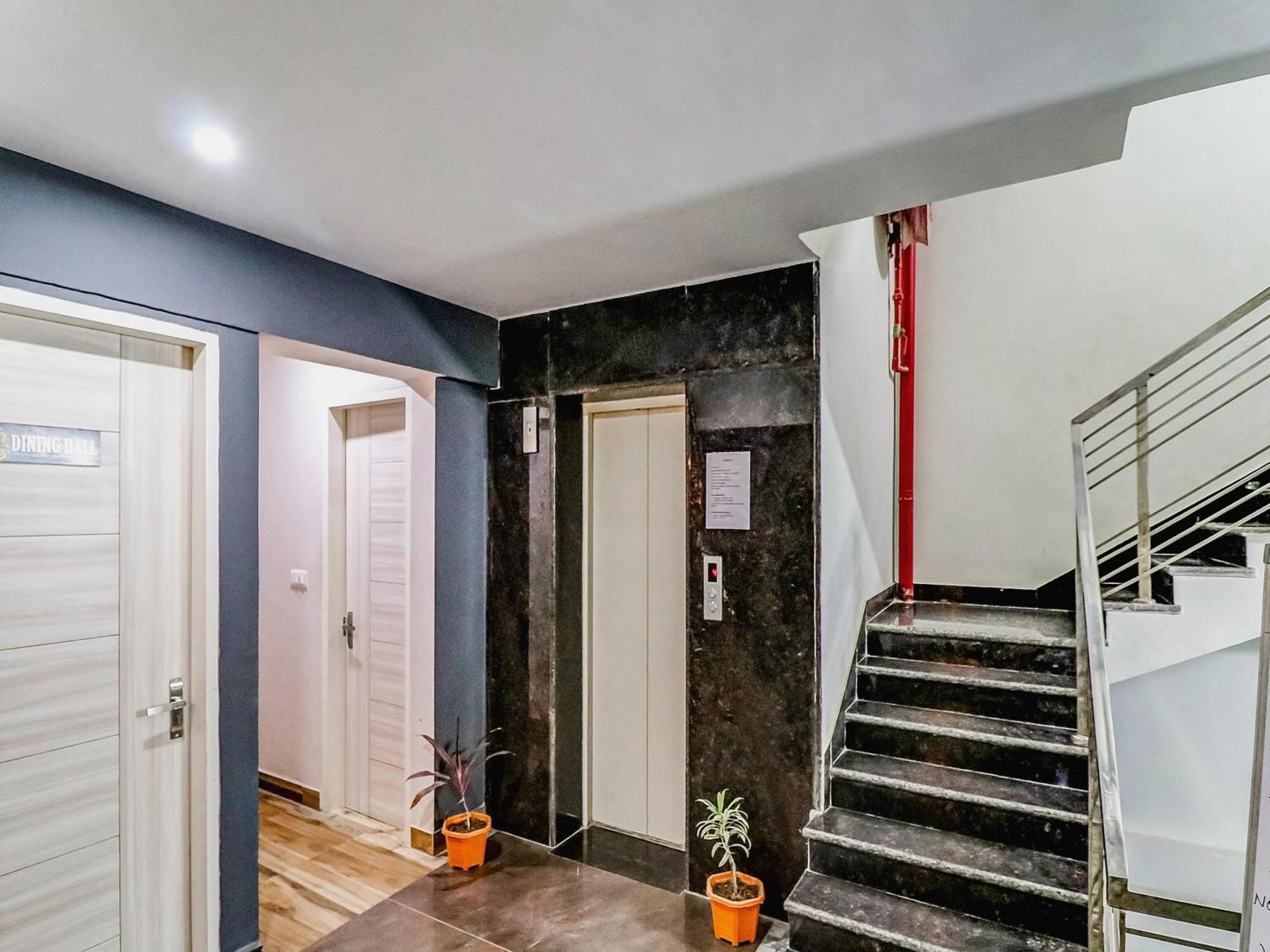 Townhouse Skylight Near Medanta Hospital Gurgaon Exterior foto